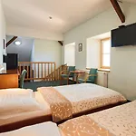 čertousy Hotel Praha