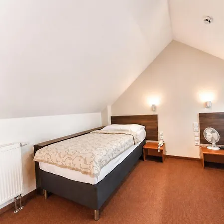 Szálloda Certousy 3*